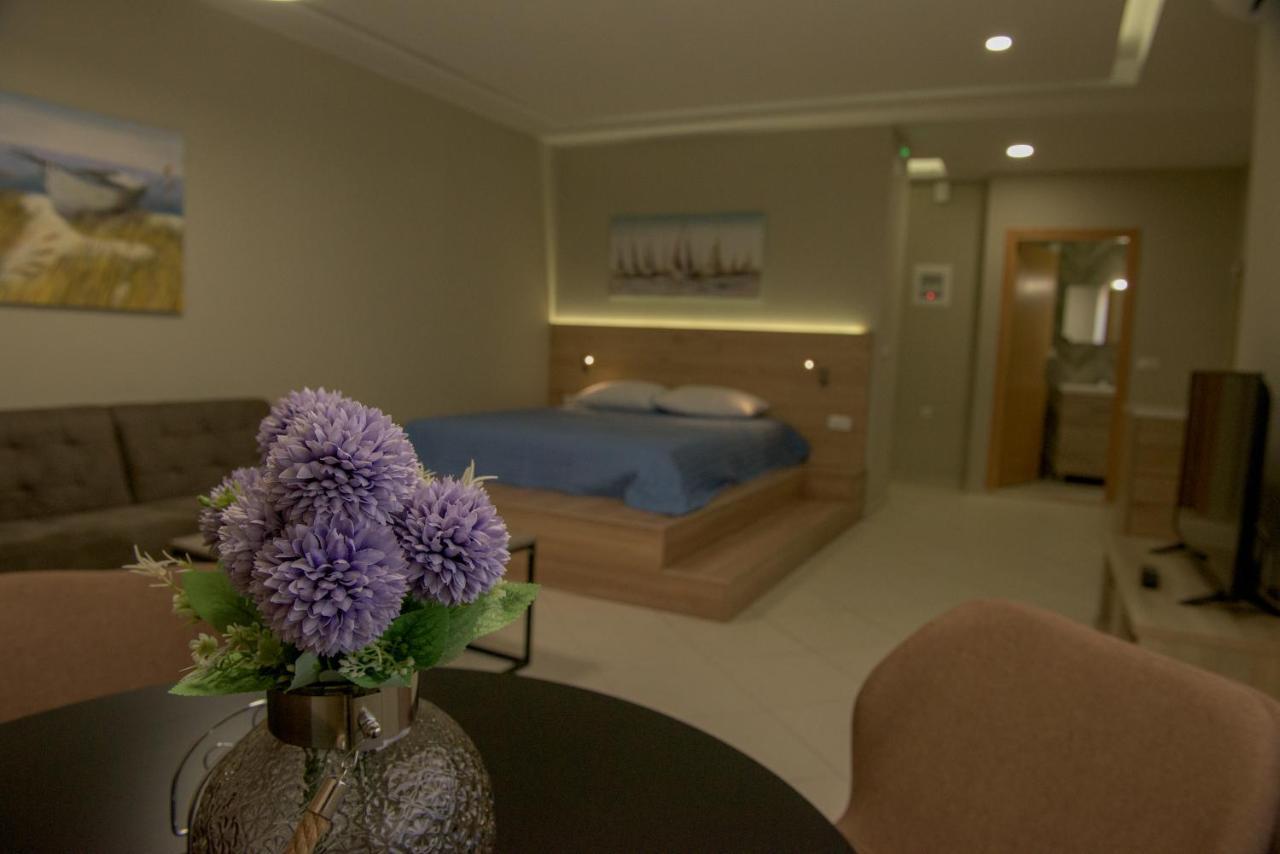 Rafaela Apartments Истро Экстерьер фото