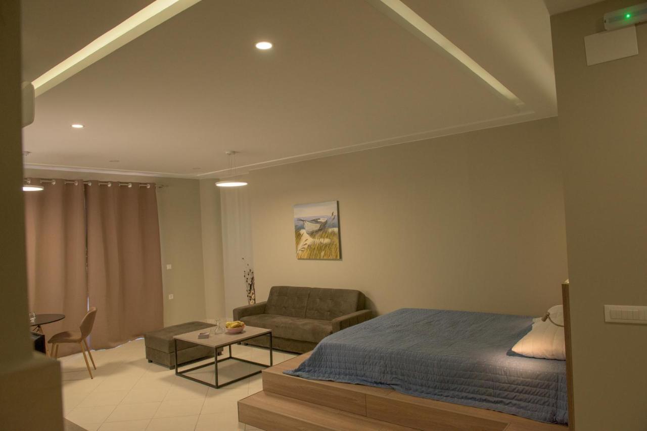 Rafaela Apartments Истро Экстерьер фото
