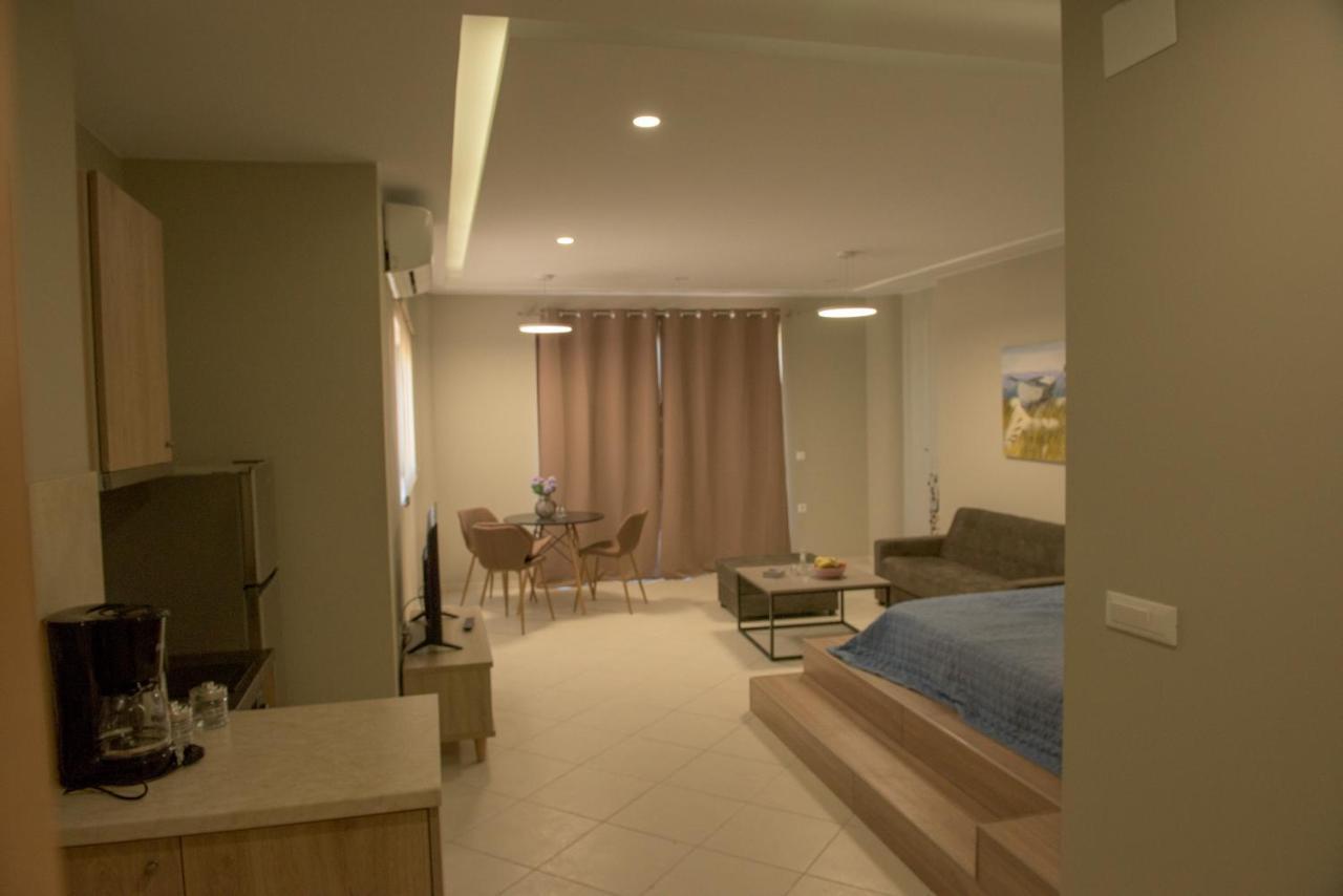 Rafaela Apartments Истро Экстерьер фото